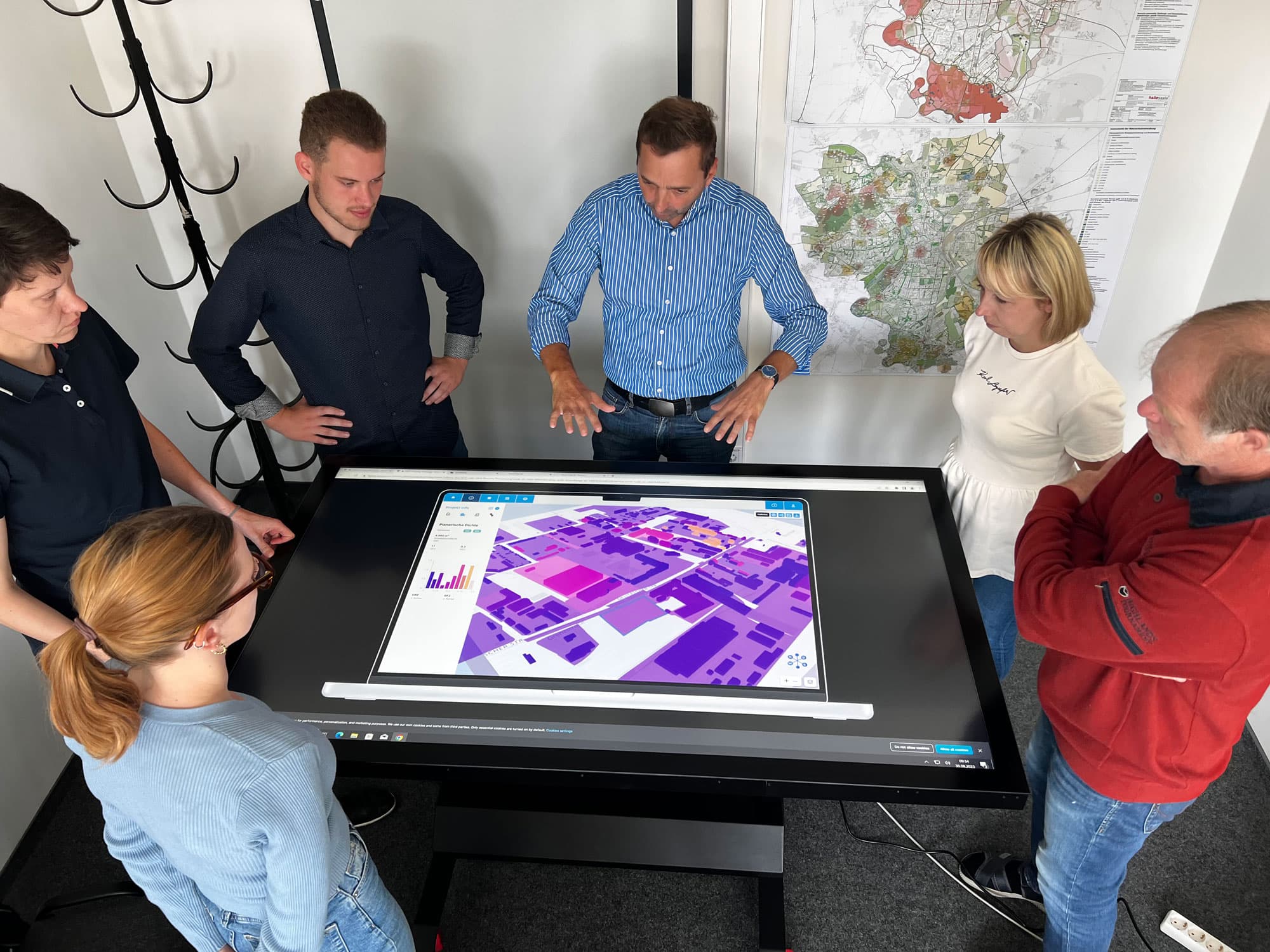Abbildung von HAL-Plan auf dem Datentisch, Fotograf: Thomas Ziegler - Stadt Halle (Saale)